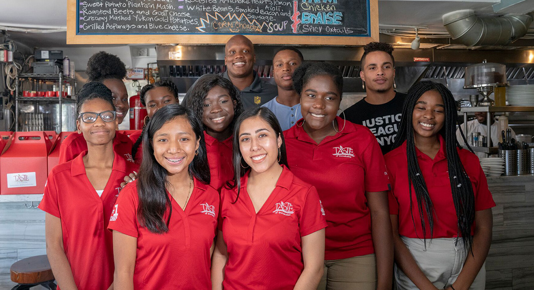 Miami Herald: Dolphins players get a homegrown meal — and support students helping their community